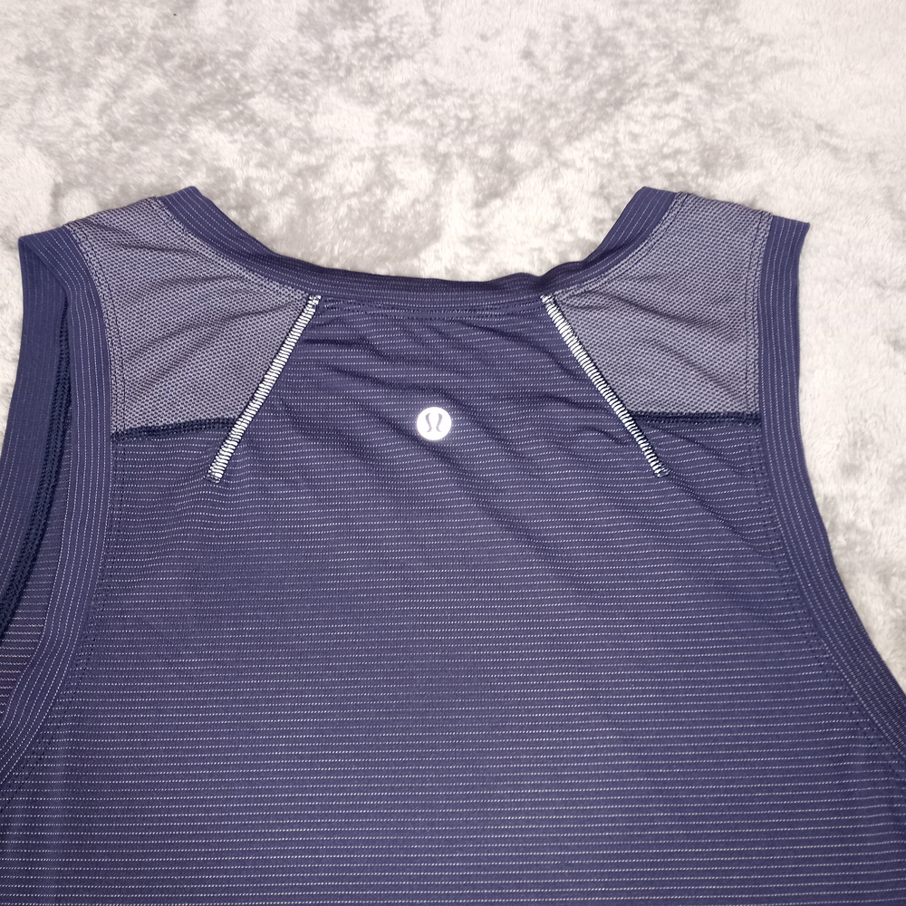 Lululemon Women's Navy Sleeveless Tank Top Size 4 - Picture 2 of 16